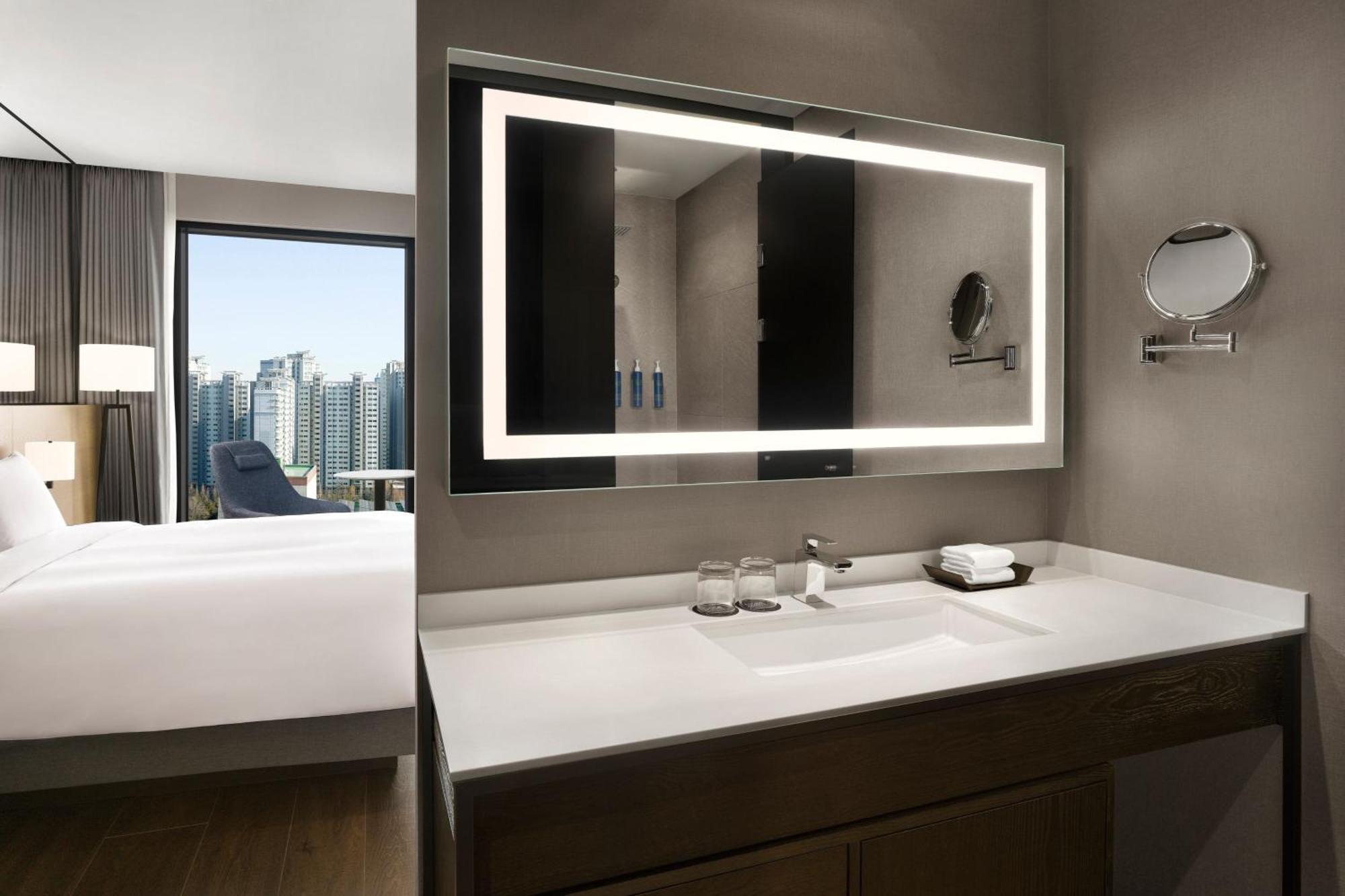 Four Points By Sheraton Suwon Exterior foto